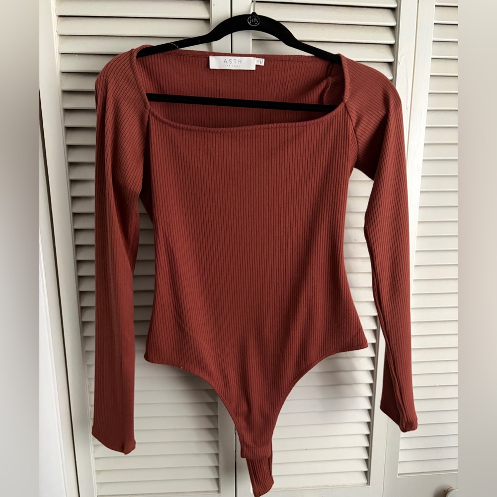 Astr Terracotta Ribbed Bodysuit - Picture 2 of 3